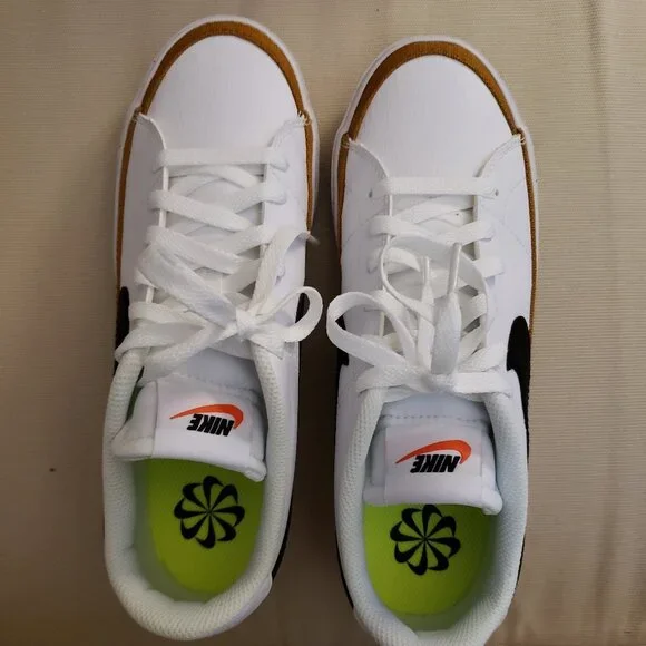 NWT women's Nike Court Legacy NN - Picture 2 of 14